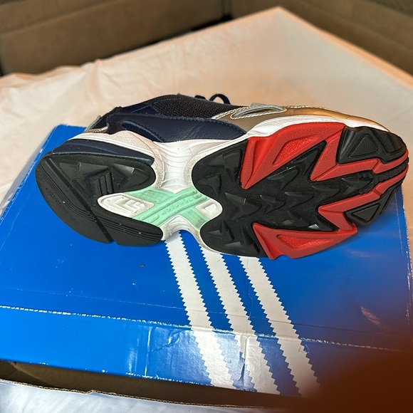 Kids Adidas Falcon Sneakers - Picture 4 of 7